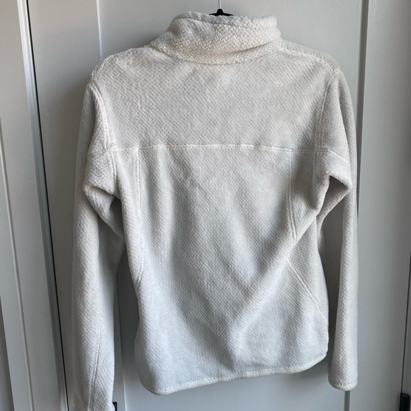 Patagonia white fleece pullover - Picture 5 of 5